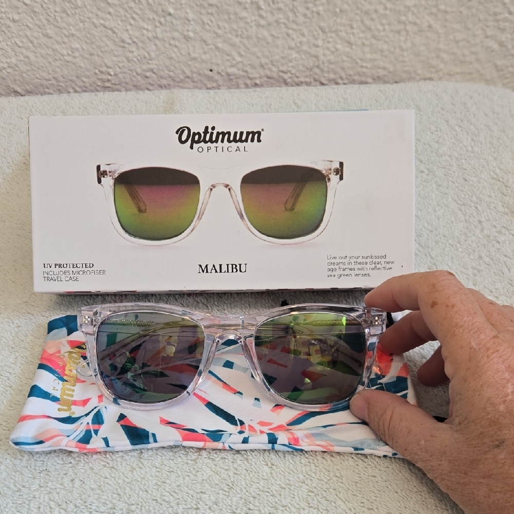 Optimum Optical Malibu Sunglasses with Seagreen Lenses NWOT